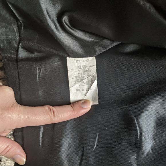 Vintage beaded suede vest - Picture 6 of 9